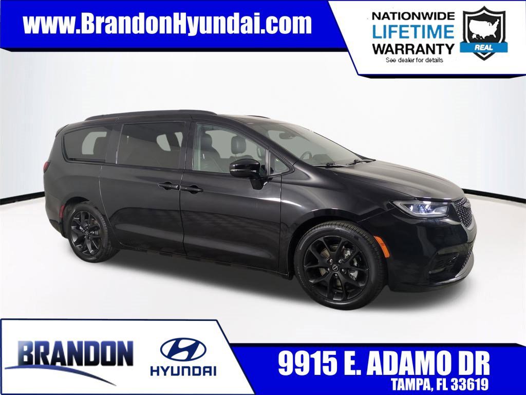 Used 2025 Chrysler Pacifica Limited