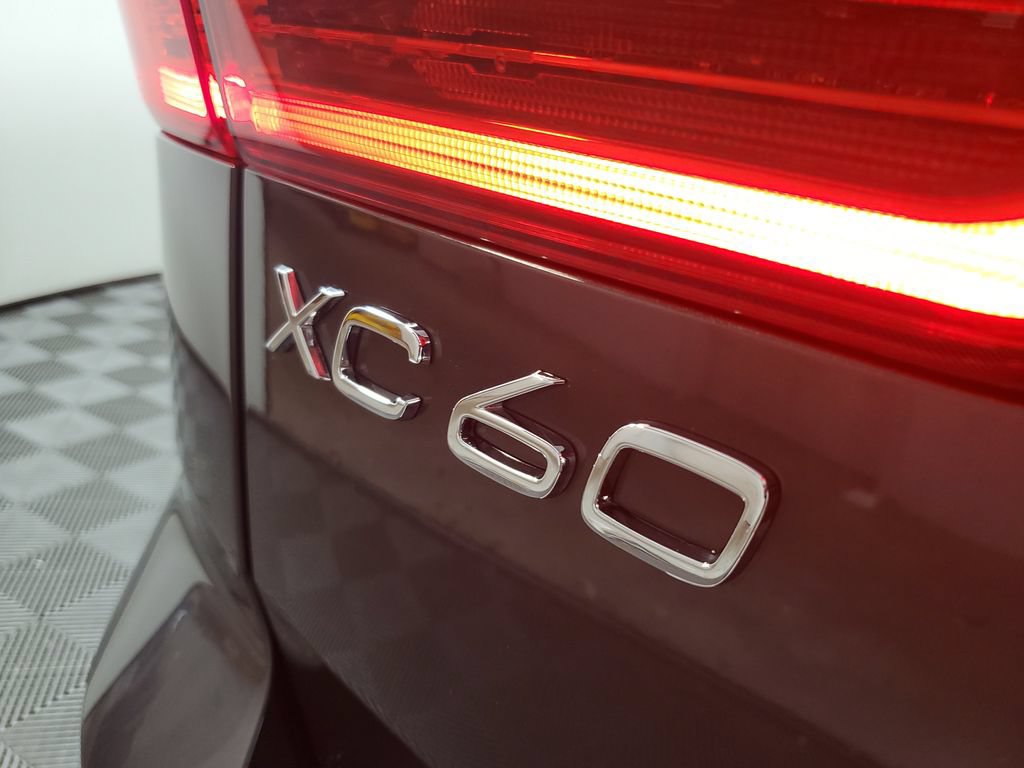 Used 2023 Volvo XC60 B5 Ultimate AWD/4WD image 8