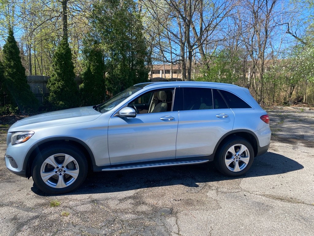 Used 2017 Mercedes-Benz GLC 300 4MATIC image 2