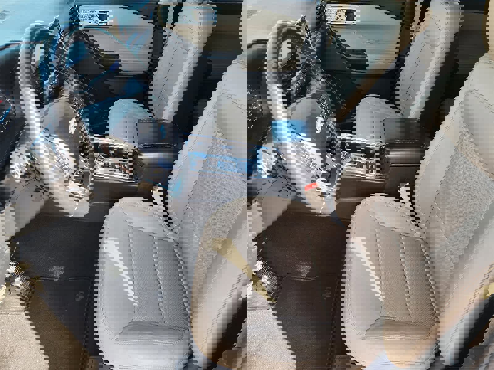 Used 2020 Ford Explorer Limited image 13