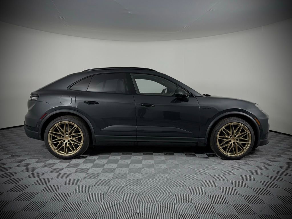 New 2024 Porsche Macan 4 Electric AWD/4WD image 11