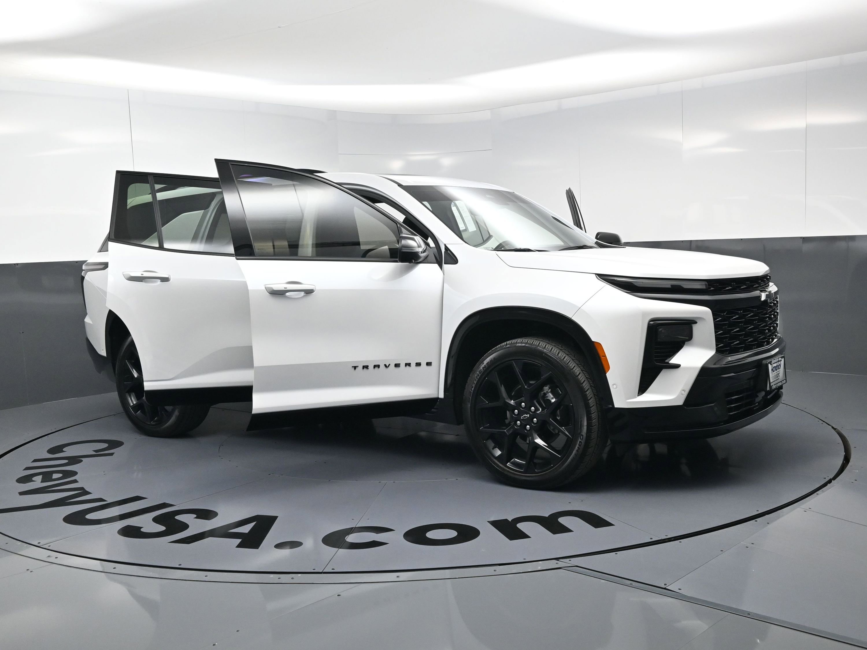 Certified 2025 Chevrolet Traverse RS w/ LPO, Floor Liner Package image 23