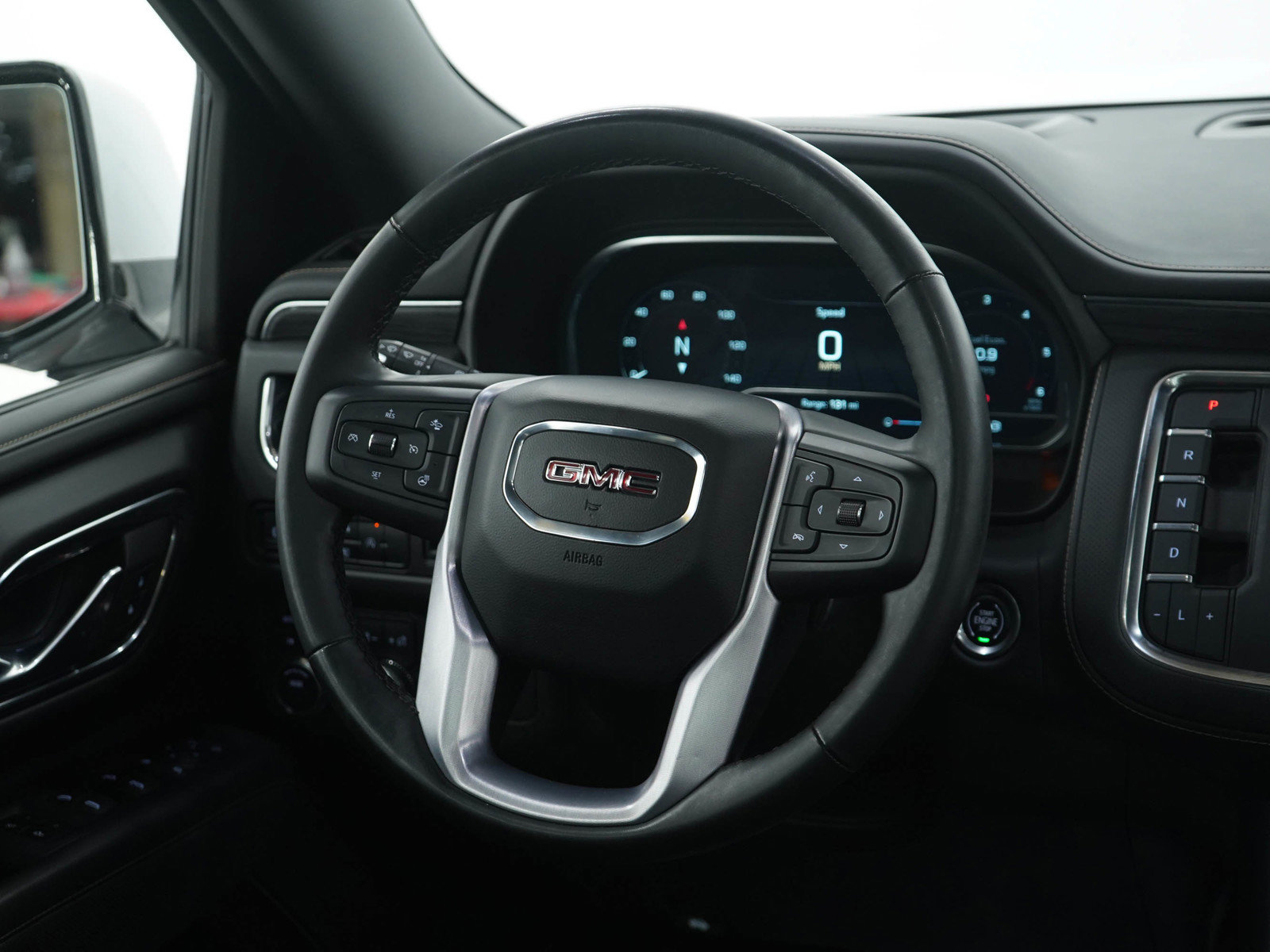 Used 2023 GMC Yukon SLT w/ SLT Luxury Package image 15
