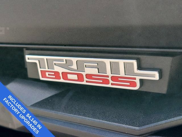 Used 2023 Chevrolet Colorado Trail Boss w/ Technology Package AWD/4WD image 12