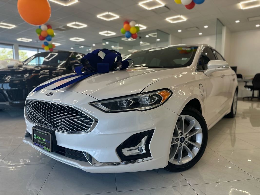 Used 2019 Ford Fusion Energi Titanium image 1