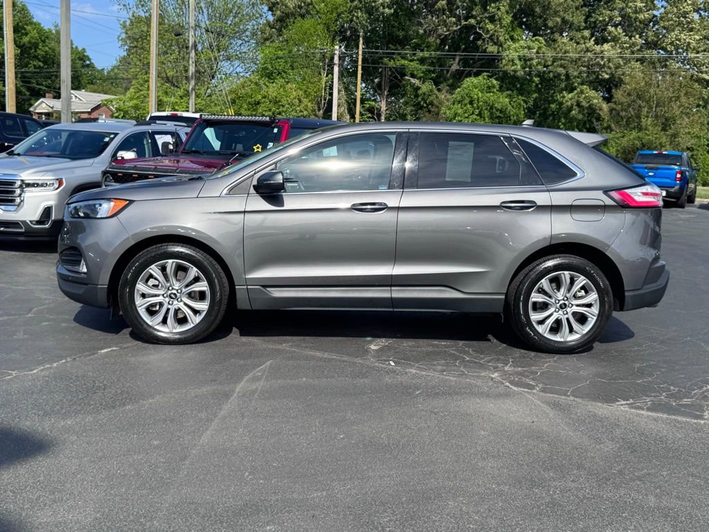 Used 2024 Ford Edge Titanium image 3