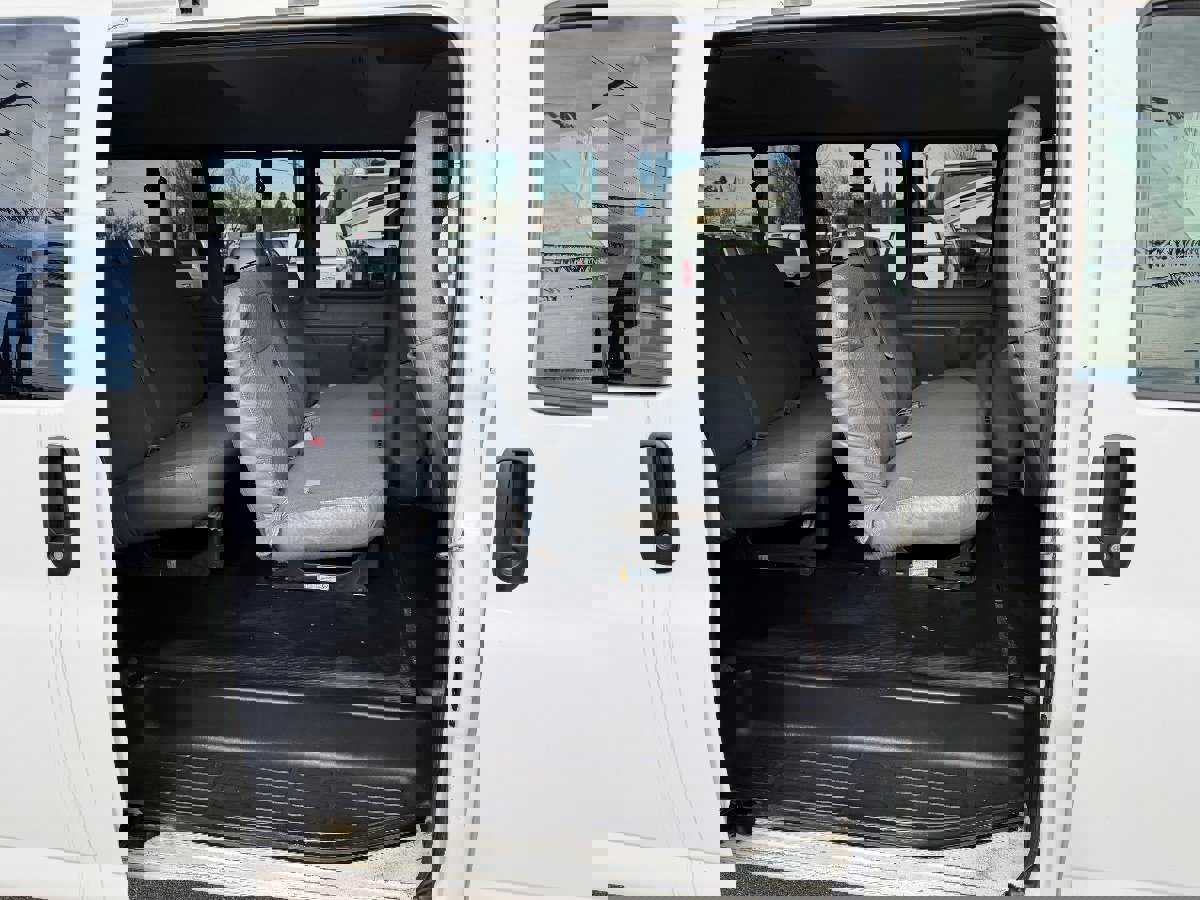 Used 2016 GMC Savana 3500 LS w/ Chrome Appearance Package image 9