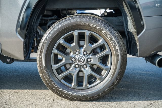 Used 2023 Toyota Tundra Platinum AWD/4WD image 19