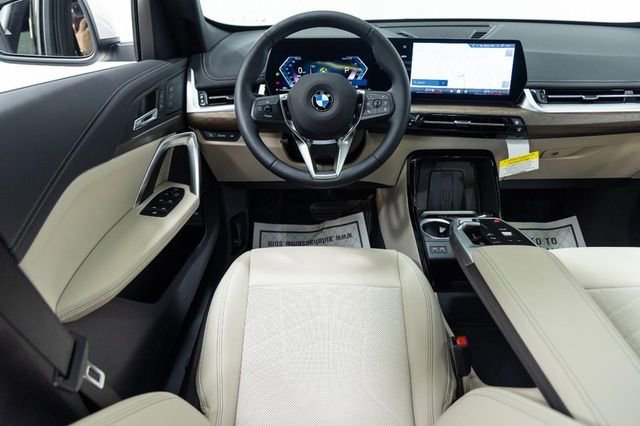 Certified 2025 BMW X1 xDrive28i AWD/4WD image 3