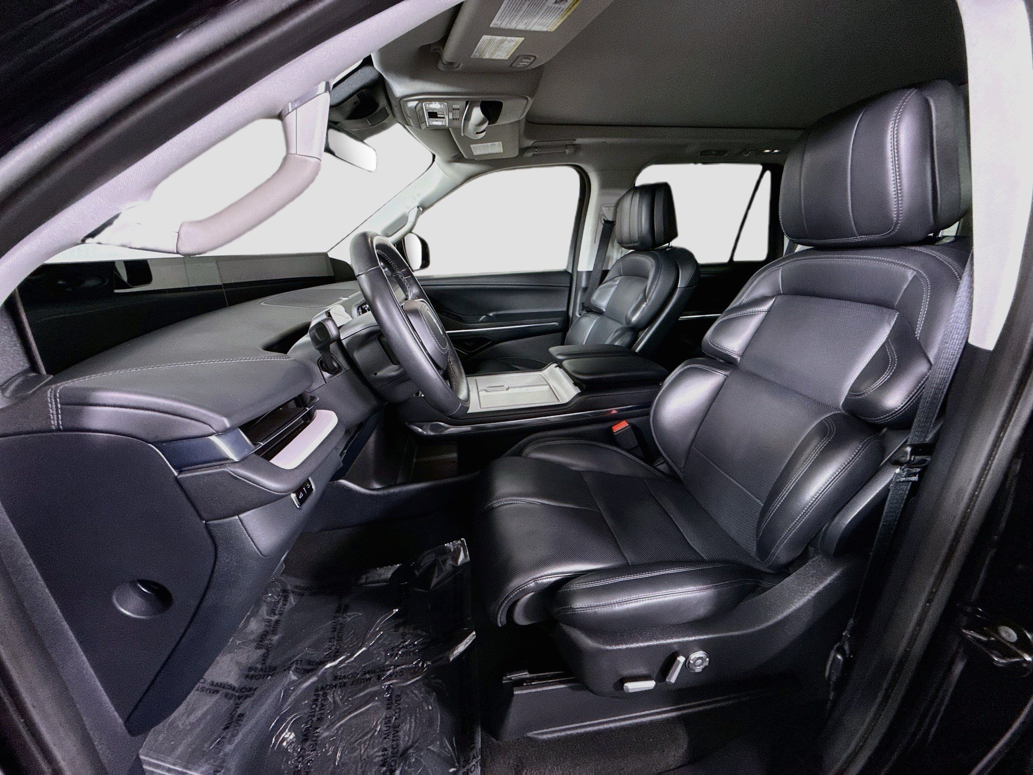 Used 2025 Lincoln Navigator Reserve AWD/4WD image 22