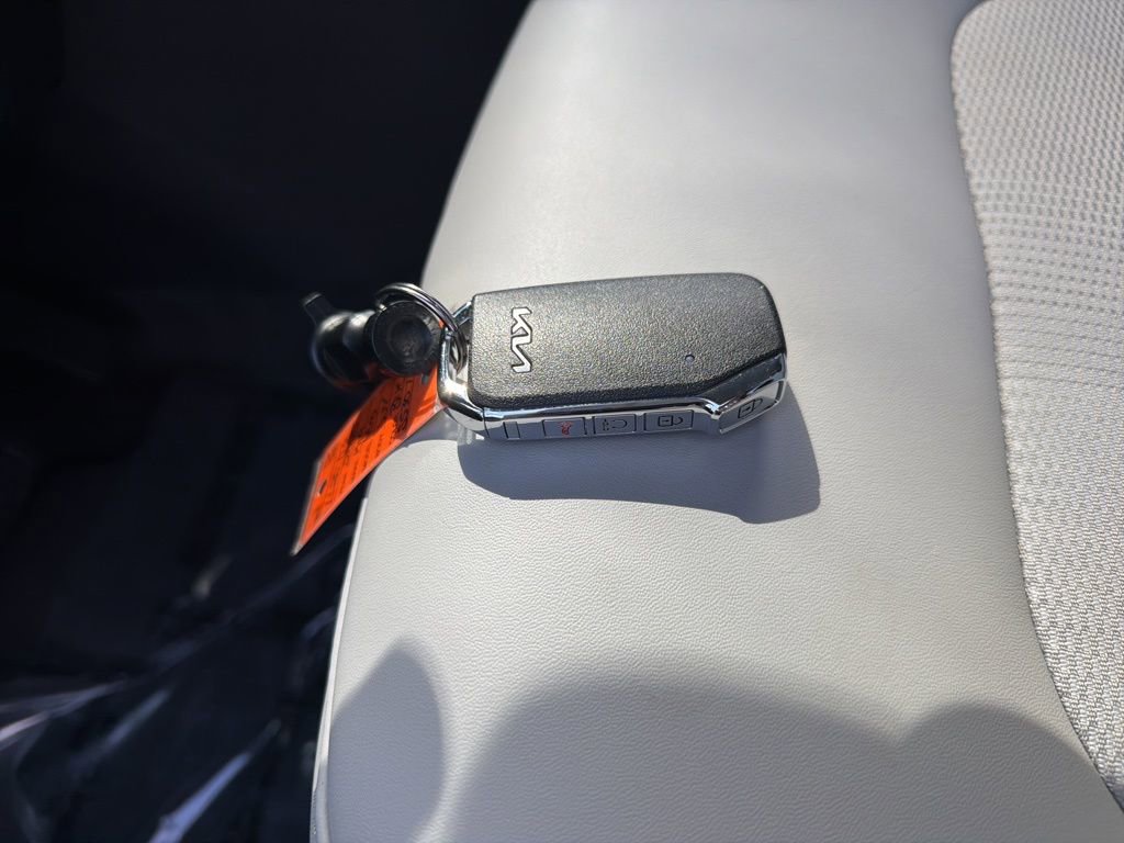 Certified 2025 Kia Niro EX image 27