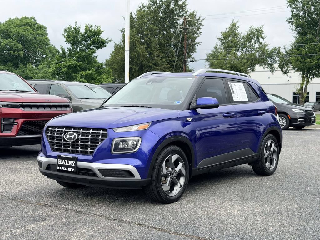 Used 2022 Hyundai Venue Limited w/ Cargo Package FWD image 5