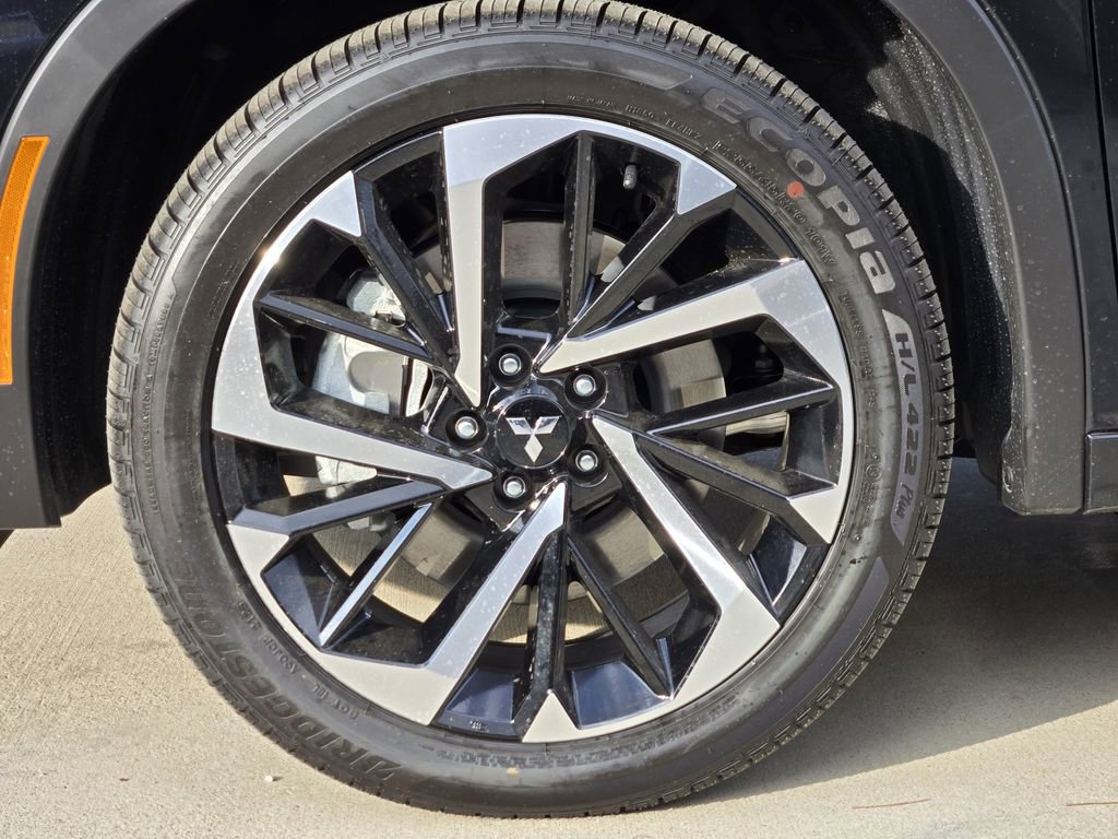 New 2025 Mitsubishi Outlander SEL image 9