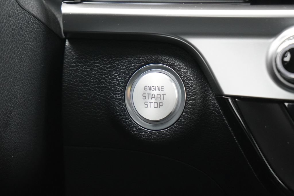 Used 2025 Kia Telluride LX FWD image 21