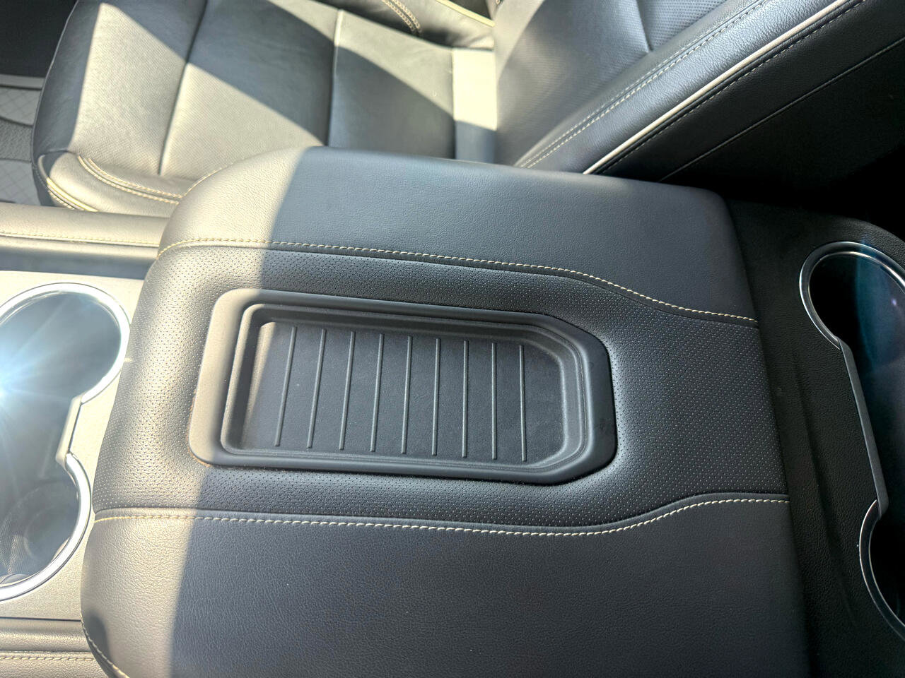 Used 2021 Chevrolet Suburban Premier w/ Premium Package image 25