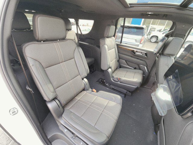 New 2026 Chevrolet Suburban High Country image 14