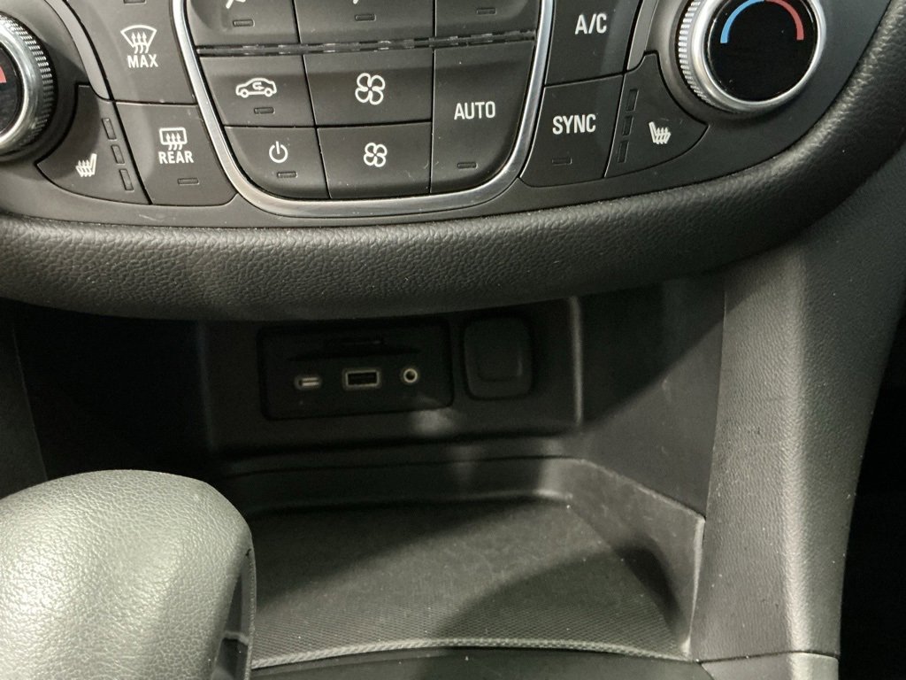 Used 2022 Chevrolet Equinox RS w/ RS Leather Package image 19