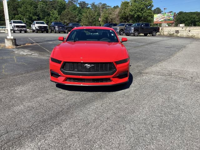 Used 2025 Ford Mustang Coupe RWD image 3