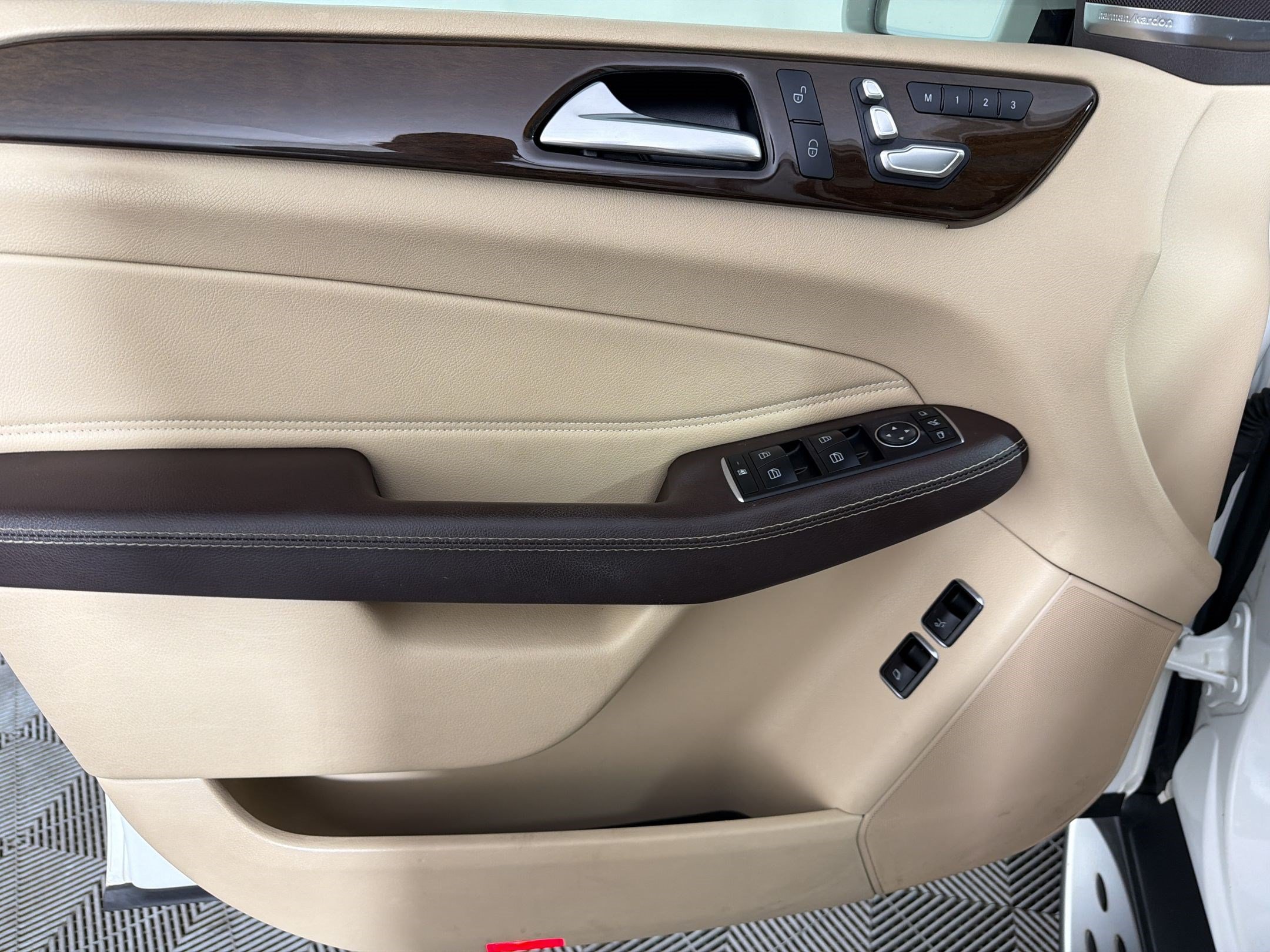 Used 2017 Mercedes-Benz GLS 450 4MATIC image 14
