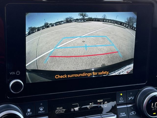 Used 2023 Toyota Highlander LE image 18