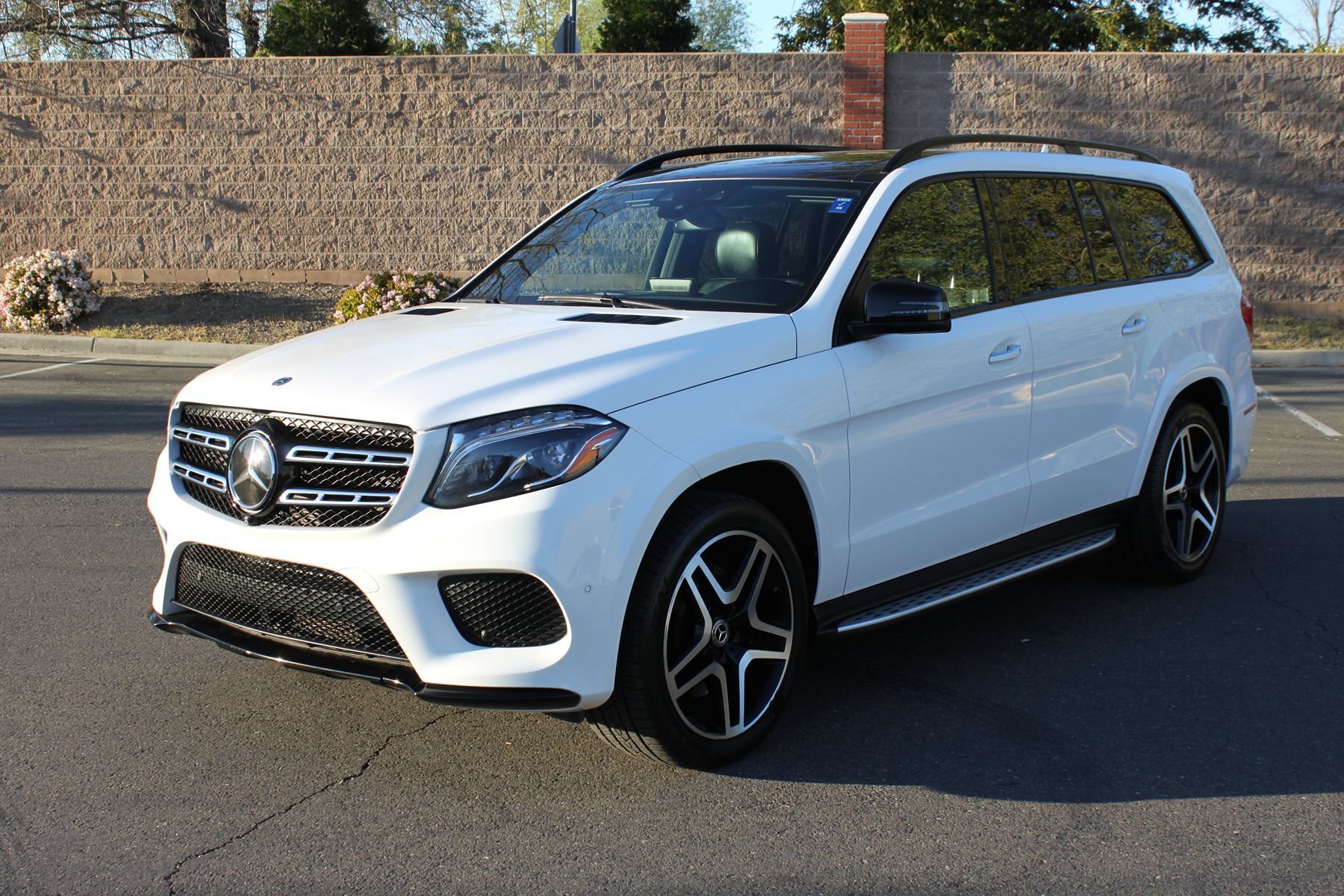 Used 2019 Mercedes-Benz GLS 550 4MATIC image 3