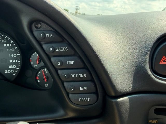 Used 2004 Chevrolet Corvette Coupe RWD image 19
