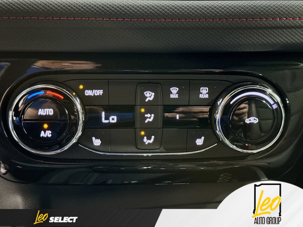 Used 2025 Chevrolet TrailBlazer RS w/ Convenience Package AWD/4WD image 18
