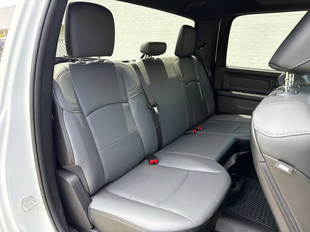 Used 2024 RAM 2500 Tradesman w/ Chrome Appearance Group AWD/4WD image 12