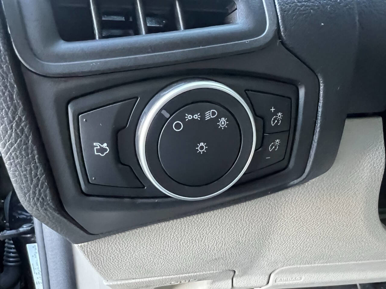 Used 2017 Ford Focus SE image 22