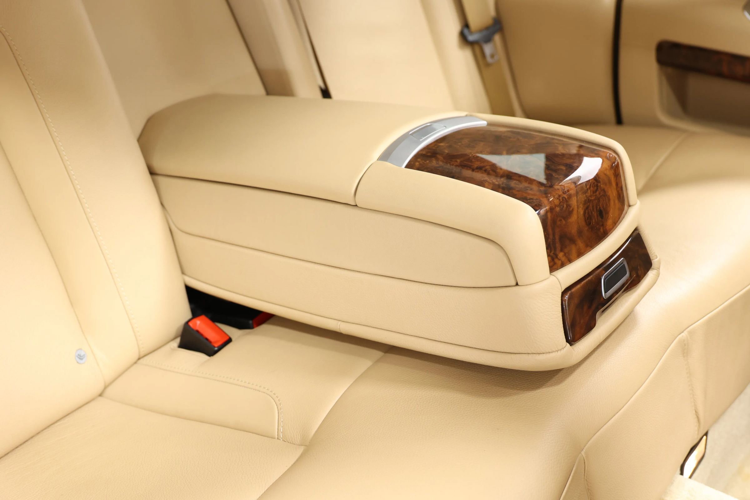 Used 2010 Rolls-Royce Ghost RWD image 79