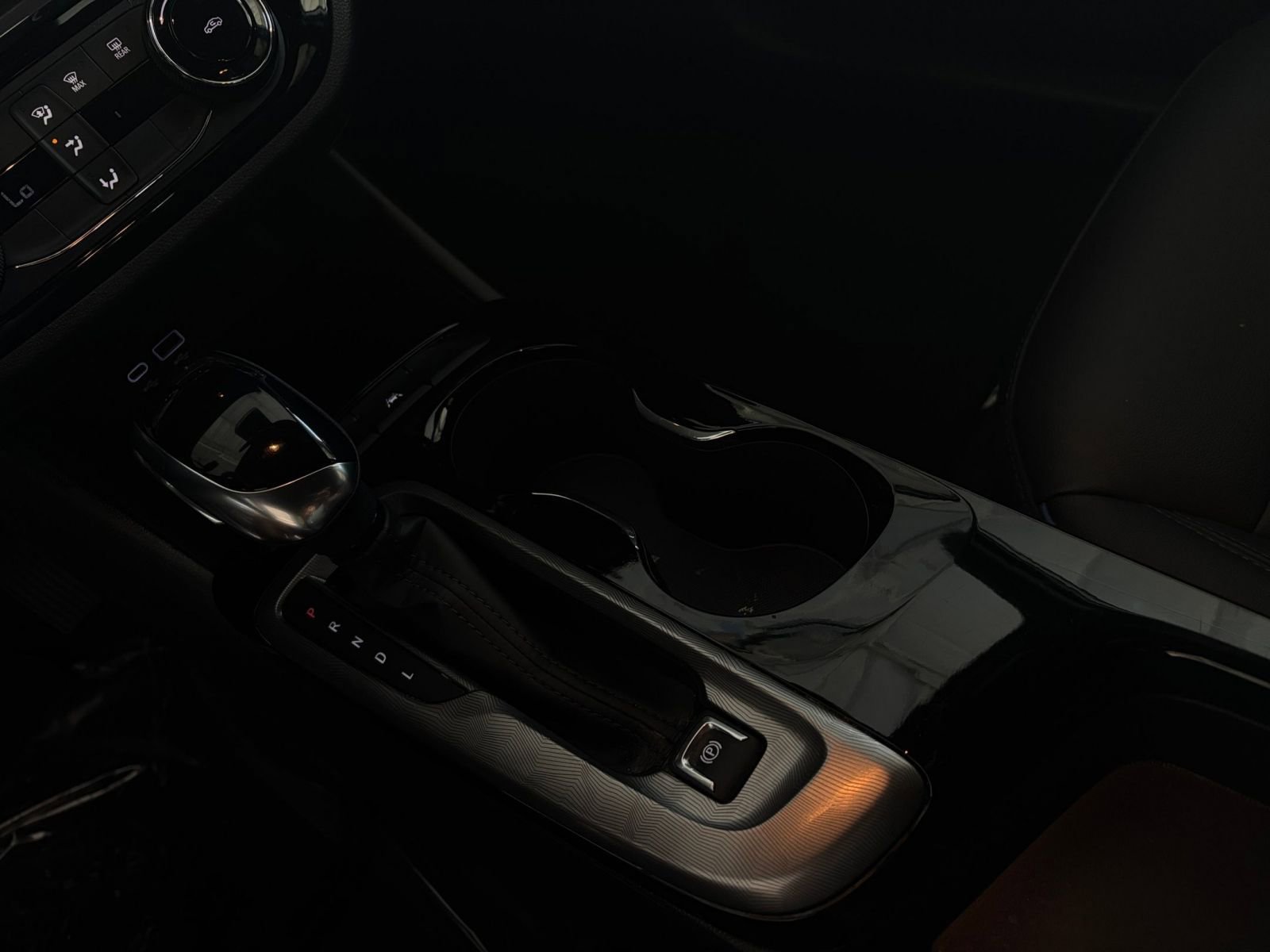 Used 2025 Buick Envista Sport Touring image 40