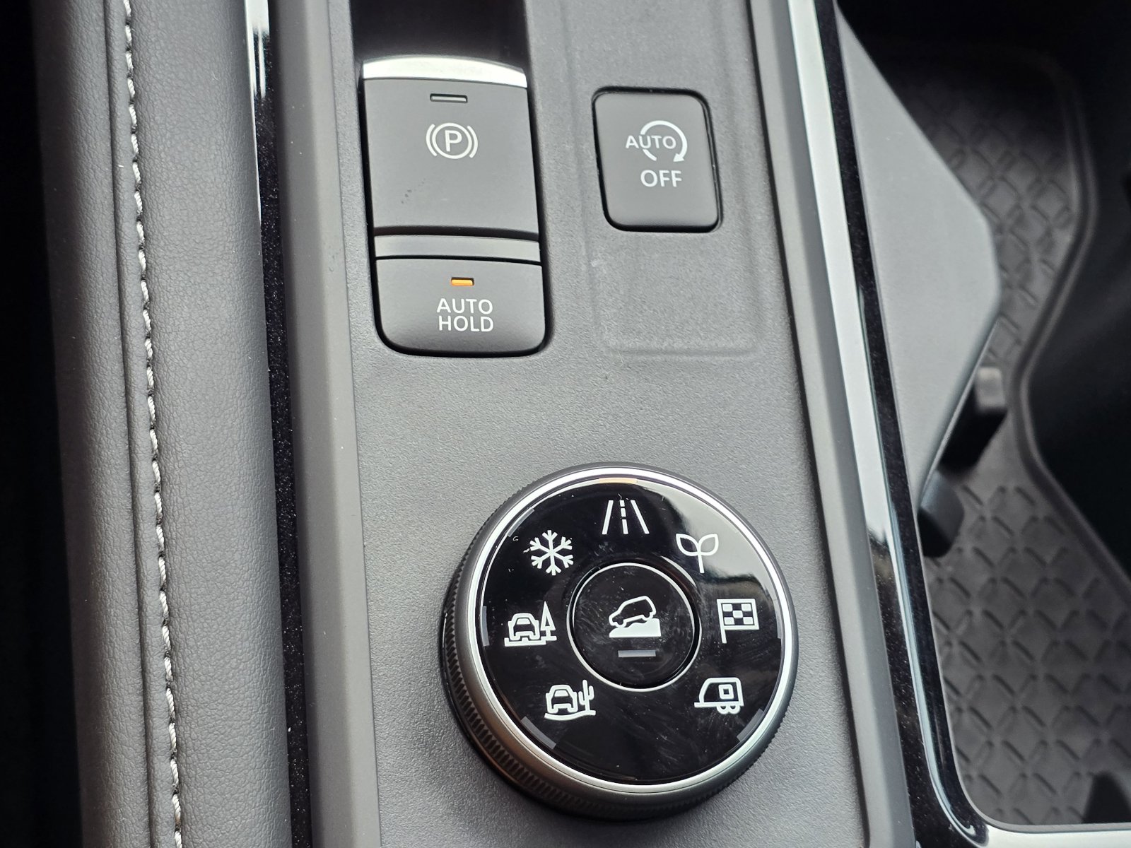 New 2026 Nissan Pathfinder SL AWD/4WD image 22