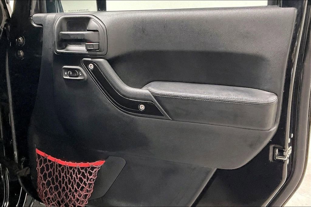 Used 2017 Jeep Wrangler Unlimited Rubicon image 23