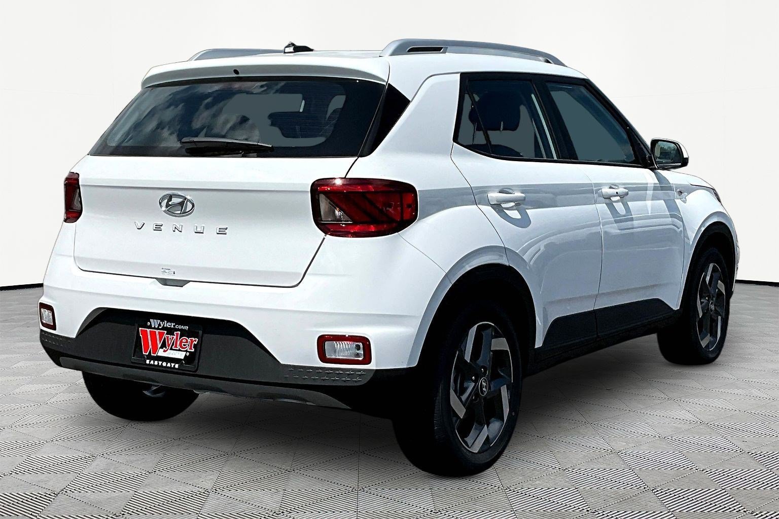 New 2026 Hyundai Venue SEL FWD image 7