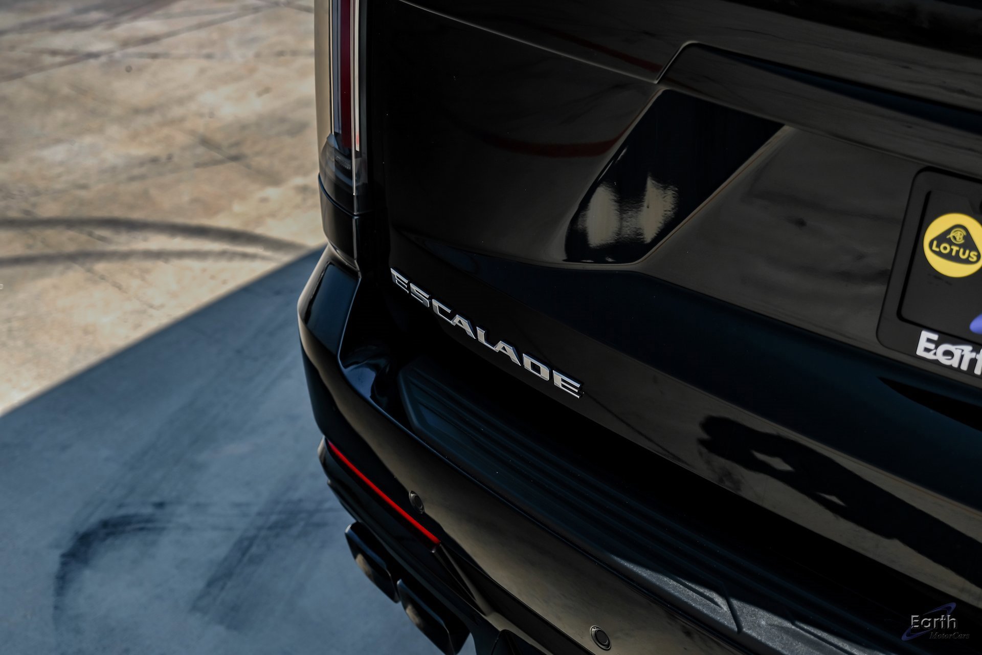 Used 2025 Cadillac Escalade V image 18