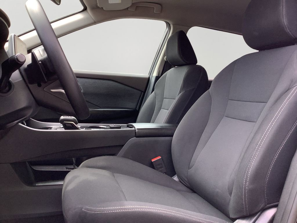 Used 2023 Nissan Rogue S image 24