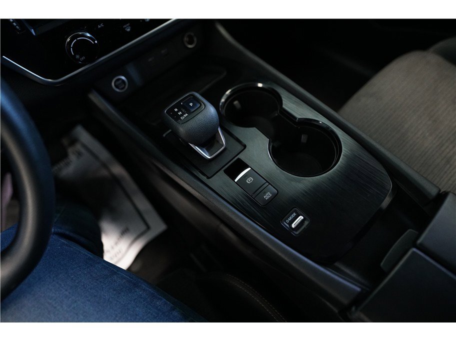 Used 2021 Nissan Rogue S FWD image 18