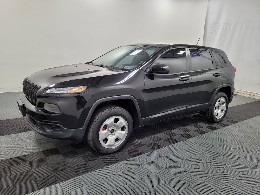 Used 2015 Jeep Cherokee Sport FWD image 2