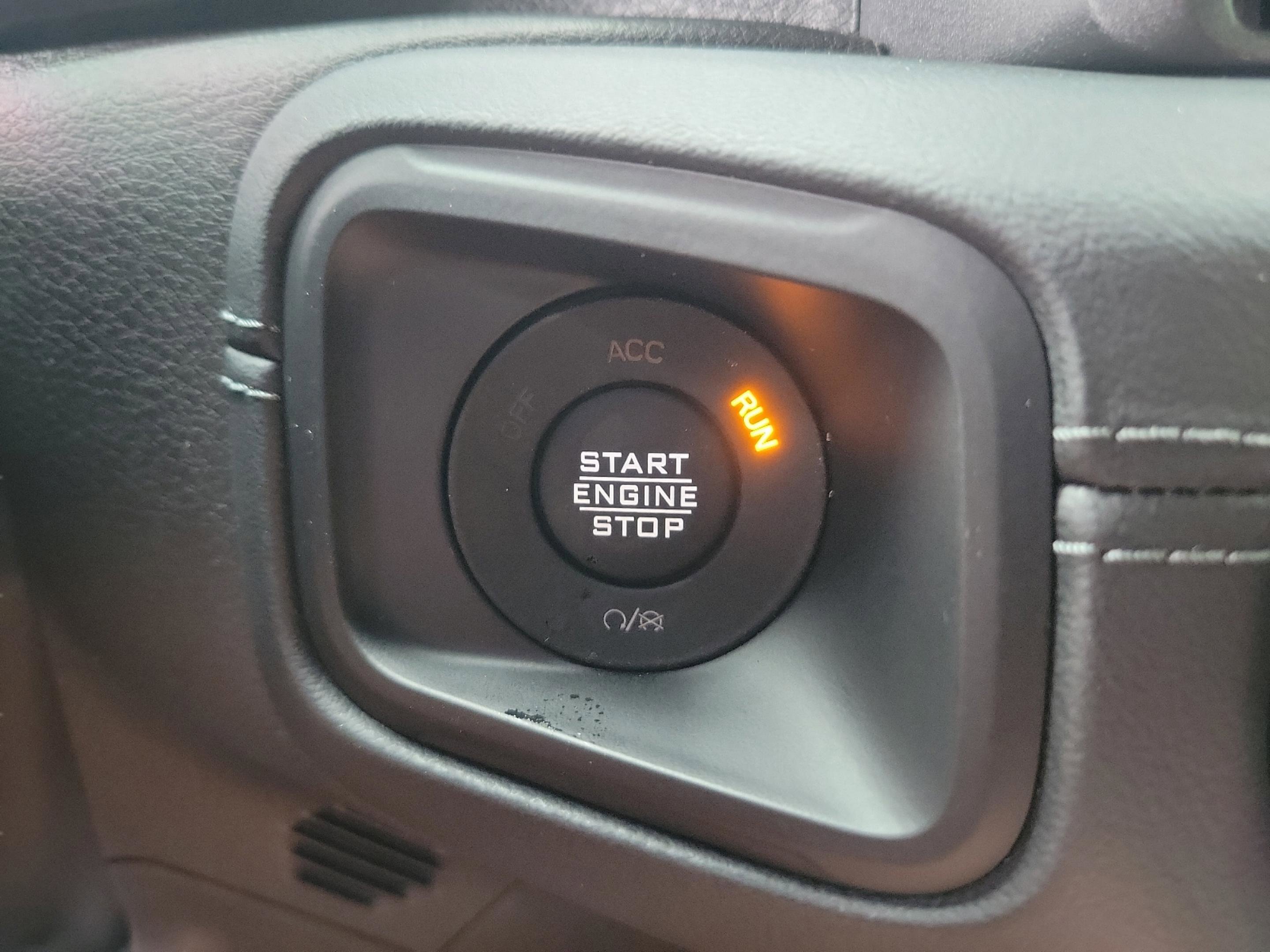 New 2024 Jeep Wrangler Sahara w/ Technology Group AWD/4WD image 13