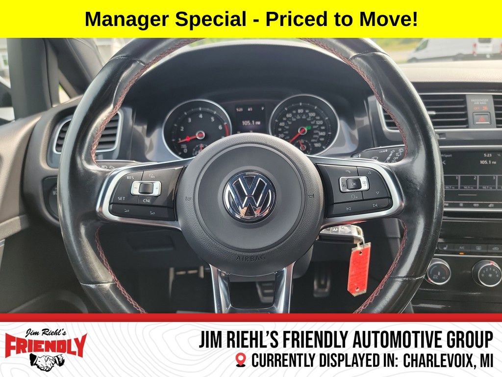 Used 2016 Volkswagen Golf S image 15