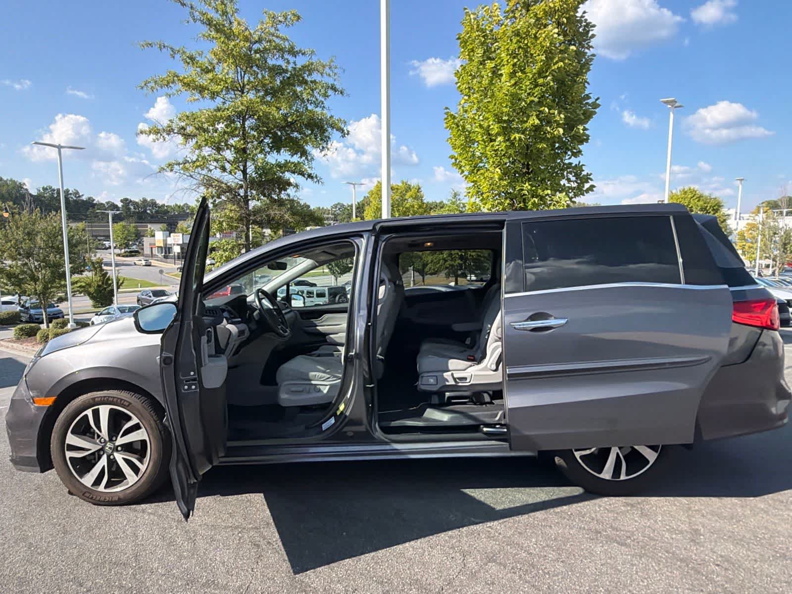 Used 2019 Honda Odyssey Elite image 18