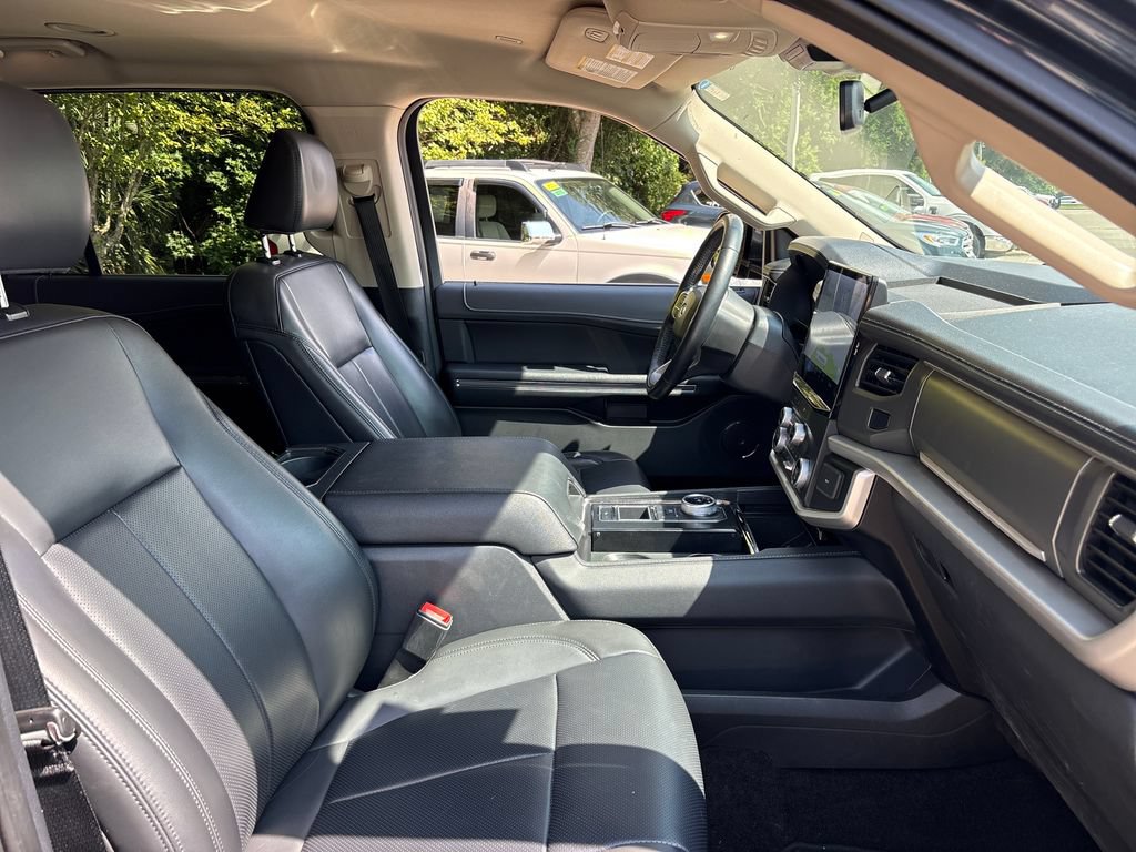Used 2023 Ford Expedition XLT RWD image 28