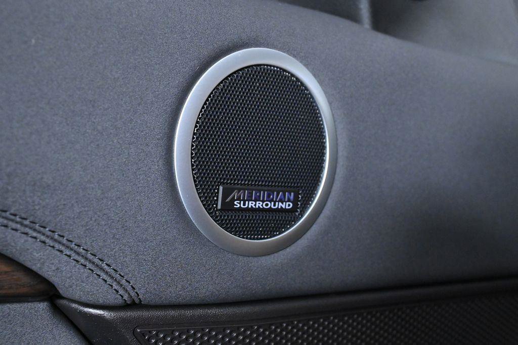 Used 2019 Land Rover Discovery HSE image 23