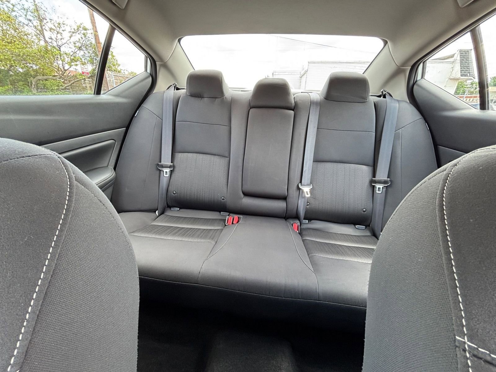 Used 2025 Nissan Altima 2.5 SV FWD image 39