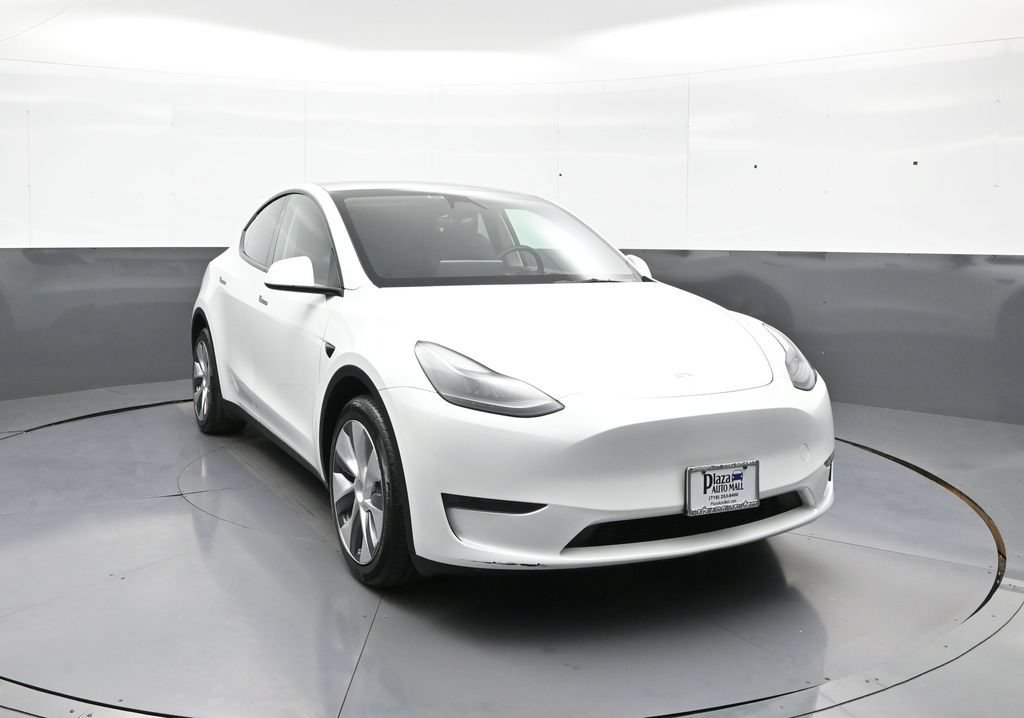 Used 2024 Tesla Model Y Long Range AWD/4WD image 3