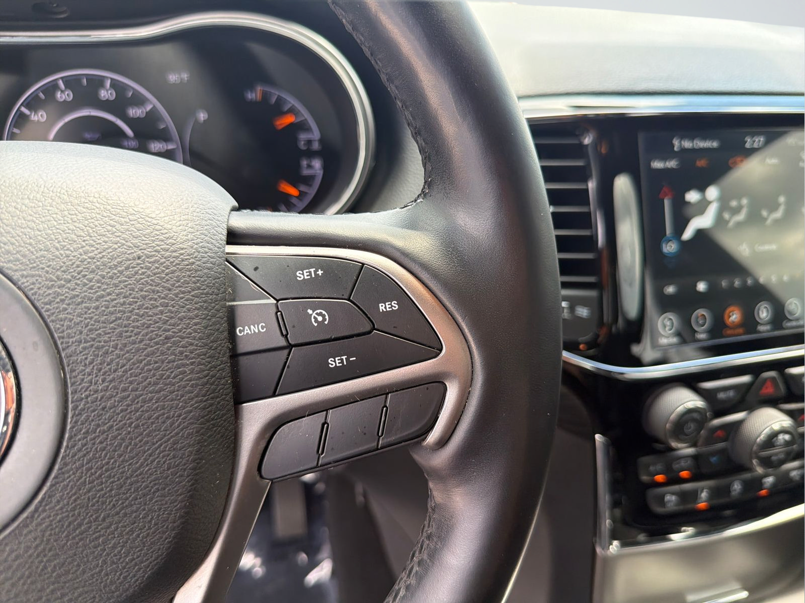 Used 2021 Jeep Grand Cherokee Laredo X RWD image 16