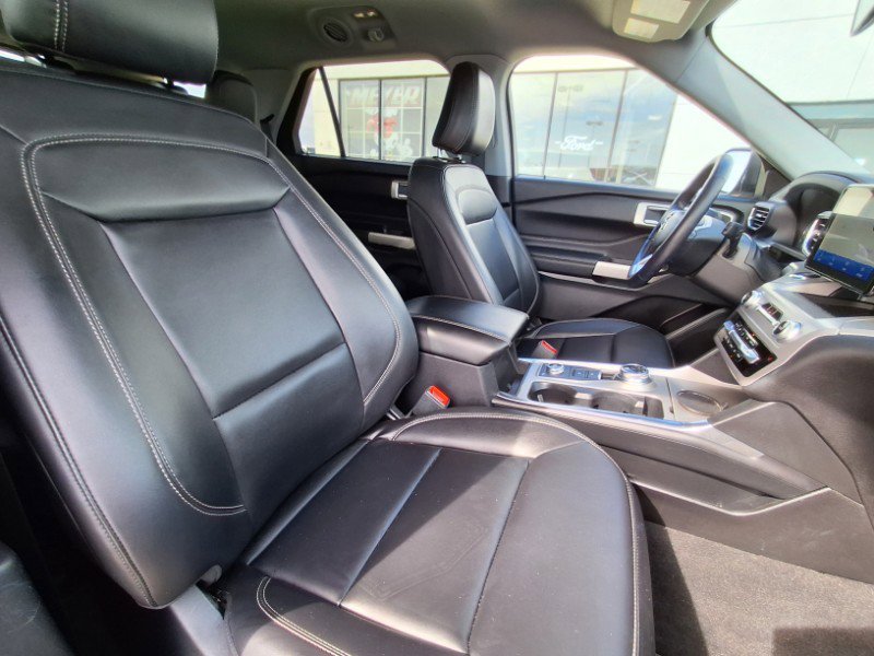 Used 2023 Ford Explorer XLT w/ Equipment Group 202A image 18