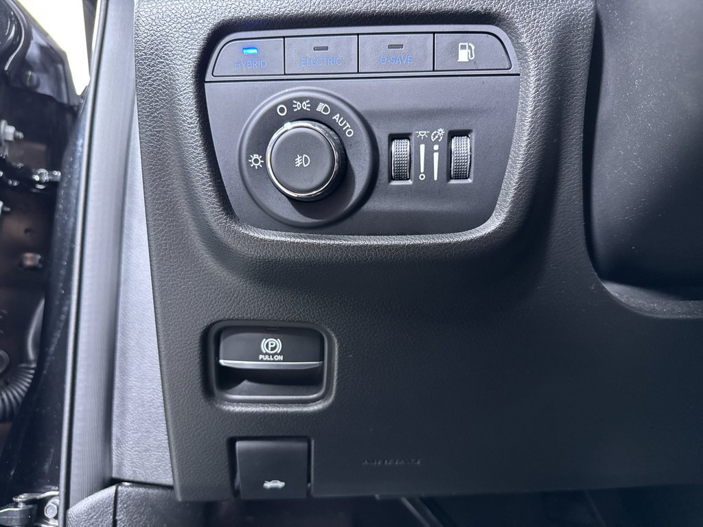 Used 2023 Jeep Grand Cherokee Trailhawk w/ Advanced Protech Group II AWD/4WD image 33