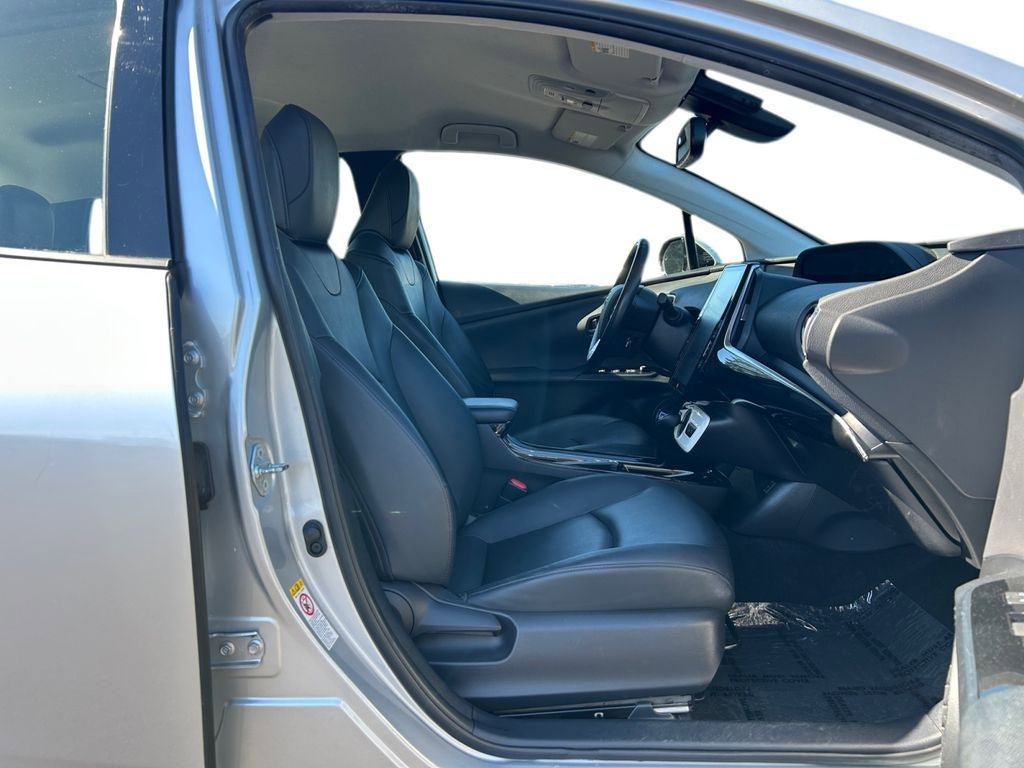 Used 2017 Toyota Prius Prime Advanced image 10