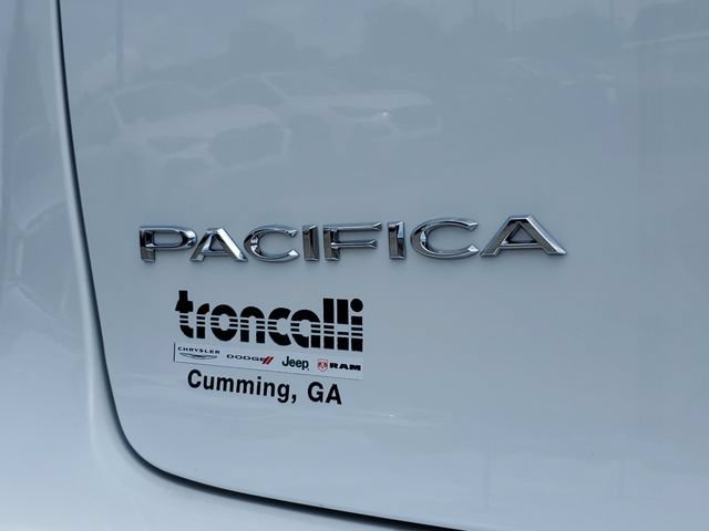 New 2027 Chrysler Pacifica Limited w/ Family Tech Group AWD/4WD image 8